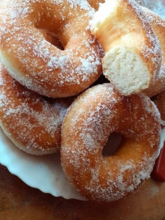 Rosquinhas Douradas com Toque de Canela