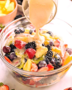 Salad Trái Cây Tươi Mát Sốt Kem Vani Ngọt Lịm