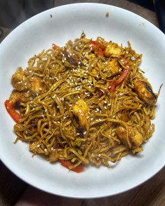 Sesame Chicken Chow Mein Delight