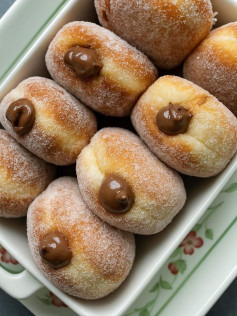 Sonhos de Avelã: Crocância e Doçura em Cada Mordida