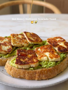 Spicy Honey Avocado Toast with Crispy Halloumi Delight