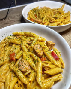 Spicy Sausage Delight with Creamy Pepper Pasta