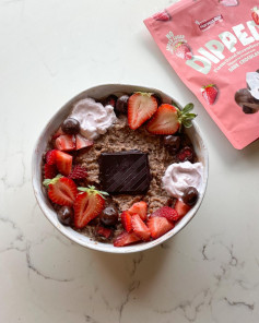 Strawberry Chocolate Delight Oats: A Healthy Indulgence