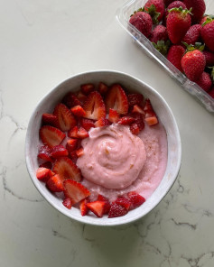 Strawberry Dream: Fluffy Protein Custard Cream Rice