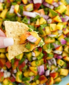 Summers Sweet and Spicy Peach Salsa Delight