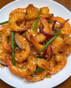 Tôm Chiên Giòn Sốt Cay Tỏi Hành Thơm Ngon