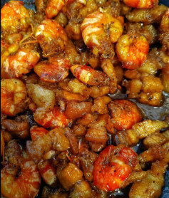 Tôm Thịt Rim Mặn Ngọt Sánh Đậm Hương Vị Việt