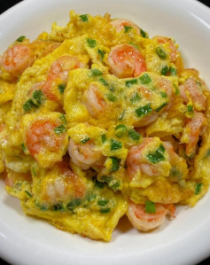 Trứng Chiên Tôm Nõn Hương Hành Thơm Ngon