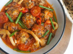 Xíu Mại Chay Nấm Ngọt Ngào Sốt Cà Chua Tươi