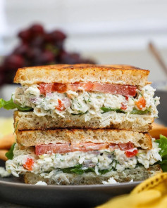 Zesty Feta Chicken Delight with Crunchy Veggies