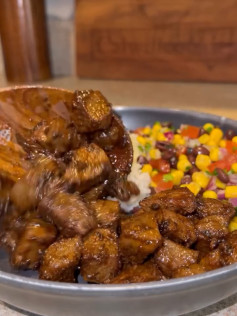 Zesty Southwest Steak Bowl with Chipotle Cream
