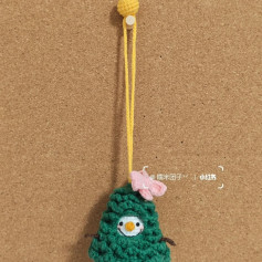 الگوی قلاب بافی عروسک درخت کریسمس با پنگوئن کوچک