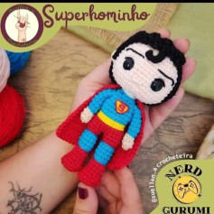 Amigurumi de Superhomem em Crochet: Tutorial Completo