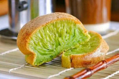 Bánh Bò Nướng Lá Dứa Thơm Ngon Ngọt Ngào