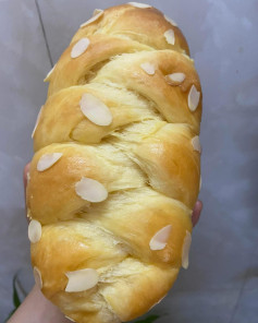 Bánh Mì Hoa Cúc Bơ Thơm Ngon Đậm Vị Vani