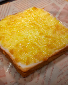 BÁNH MÌ PHÔ MAI NƯỚNG BÉO NGỌT, GIÒN TAN, ĂN VẶT CỰC ĐÃ