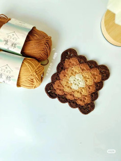 Beautiful Crochet Square Pattern in Autumn Shades