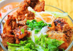 Bún Thịt Nướng Thơm Ngon Với Sả Mật Ong