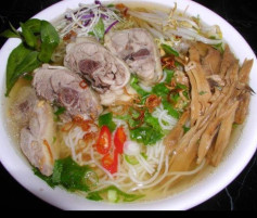 Bún vịt xáo măng