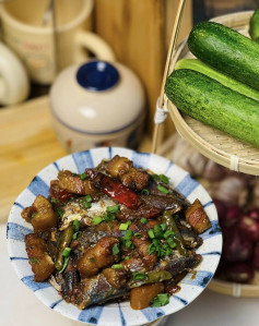 Cá Nục Kho Nước Dừa Thịt Ba Chỉ Thơm Ngon Đậm Đà