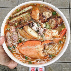 Cách làm bún hải sản cho bữa sáng ấm áp