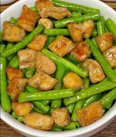 CÁCH LÀM ỨC GÀ XÀO ĐẬU QUE ĐƠN GIẢN MÀ NGON .