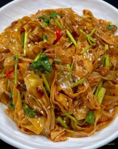 CÁCH LÀM VÁNG ĐẬU XÀO SẢ ỚT SIÊU NGON CHO NGÀY RẰM .