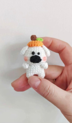 Chart chú chó đội mũ quả cam