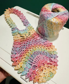 Colorful Crochet Tote Bag Pattern with Rainbow Yarn