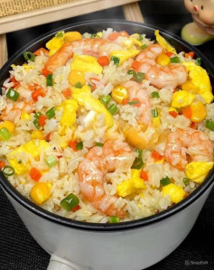 Cơm Chiên Tôm Ngon Ngất, Đậm Đà Hương Vị Biển