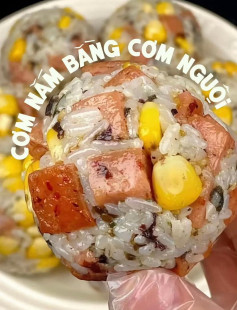 Cơm Nắm Biển Hương Thơm Ngon Từ Thịt Hộp