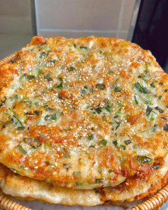 CÔNG THỨC LÀM BÁNH KẾP KẸP CHẢ THỊT HEO HÀNH LÁ NHIỀU LỚP GIÒN TAN, THƠM NGẤT NGÂY