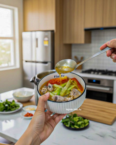 CÔNG THỨC NẤU NƯỚC BÚN MỌC CÙNG VỚI SƯỜN ĂN VỚI MÌ GÓI CŨNG NGON “HẾT NẤC”.