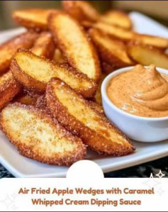 Crispy Apple Wedges with Luscious Caramel Cream