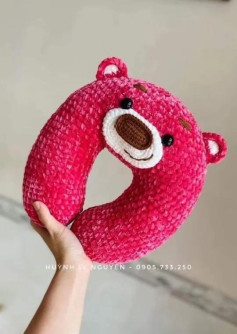 Crochet Bear Neck Pillow Pattern for Comfortable Travel