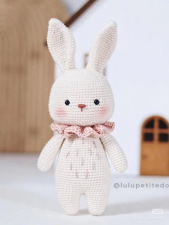 Crochet Pattern for Cute Amigurumi Bunny with Ruffle Collar