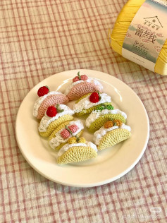 Crochet Pattern for Cute Yarn Dessert Decorations
