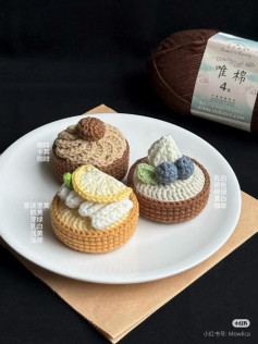 Crochet Patterns for Realistic Miniature Dessert Cakes