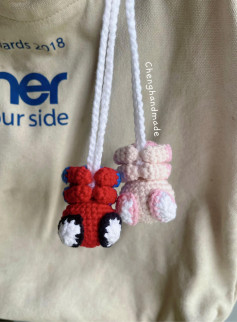 Cute Crochet Keychains: Bunny and Bear Amigurumi Duo