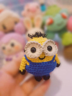 Cute Minion Amigurumi Crochet Pattern for Beginners