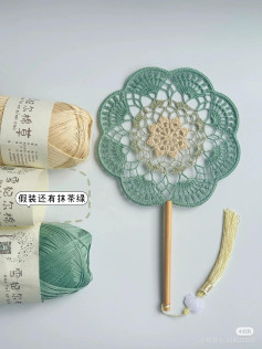 Delicate Crochet Lace Fan with Green and Beige Yarns