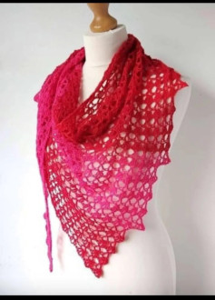 Elegant Crochet Shawl Pattern with Lacy Design for Beginners