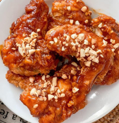 Gà Chiên Sốt Đậu Ngọt Ngào Phong Cách Hàn Quốc