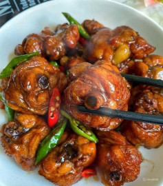 Gà Om Xì Dầu Thơm Ngọt Đậm Đà