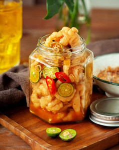 Hướng Dẫn Cách Làm Chân Gà Ngâm Sả Ớt Thơm Ngon Giòn Giòn Tại Nhà