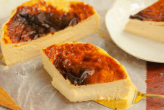 Hướng Dẫn Làm Món Bánh Burnt Cheesecake mềm chảy ngay tại nhà.