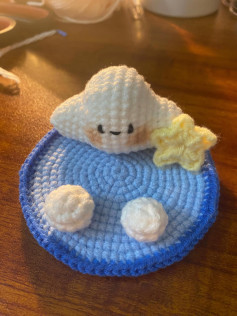 Hướng dẫn móc len đế điện thoại hình đám mây dễ thương và sinh động