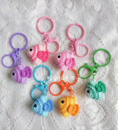 Hướng dẫn móc len móc khóa cá mini dễ thương đầy màu sắc