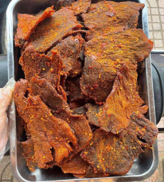 Khô Bò Sả Ớt: Thơm Nồng, Cay Nồng, Hương Vị Đậm Đà