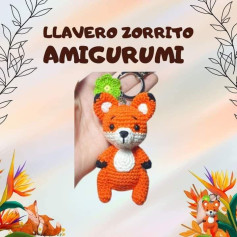 Llavero zorro de amigurumi tejido a mano en crochet
